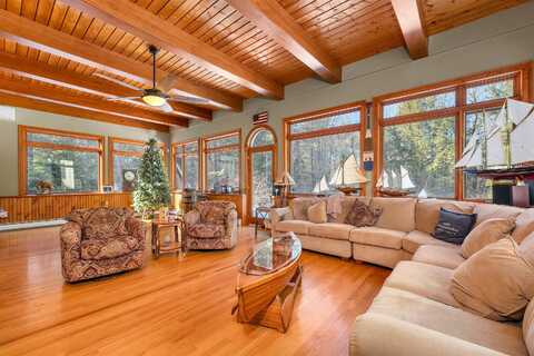 48 Maple Manor Road, Conway, NH 03813