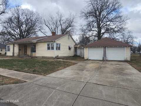 702 Poplar Street, Lamar, MO 64759