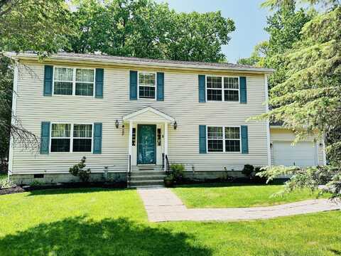 2105 Larkspur Lane, Tobyhanna, PA 18466
