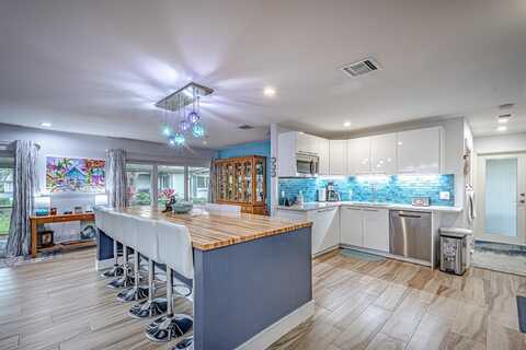 904 W Cypress Ln, Pompano Beach, FL 33069
