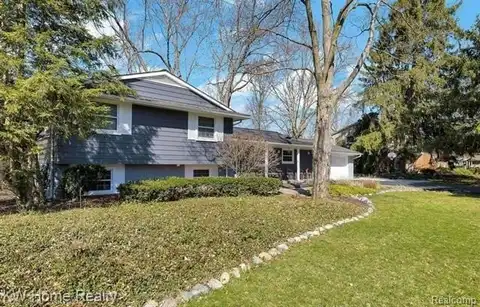 6572 SPRUCE Drive, Bloomfield Hills, MI 48301