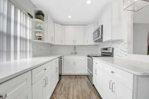 221 Piedmont E, Delray Beach, FL 33484