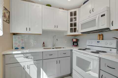 56 Oakridge E, Deerfield Beach, FL 33442