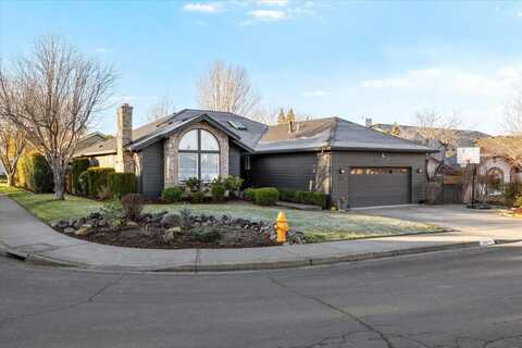 2490 Greenridge Drive, Medford, OR 97504