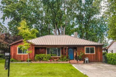 140 Clover Lane, Medford, OR 97501