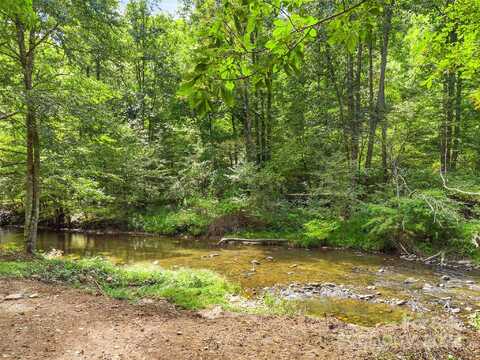 Windy Cove Nw Lane, Spruce Pine, NC 28777