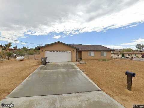 Six House, YUCCA VALLEY, CA 92284
