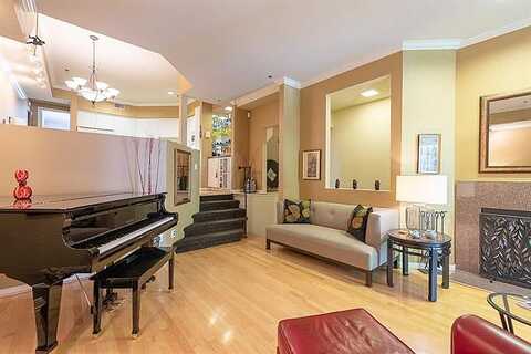 Cole, DALLAS, TX 75204