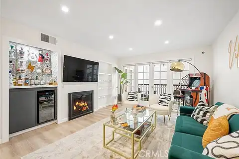 Doheny, WEST HOLLYWOOD, CA 90069