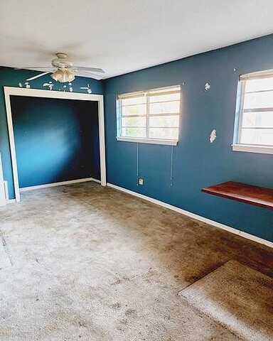 Sarah, PENSACOLA, FL 32503