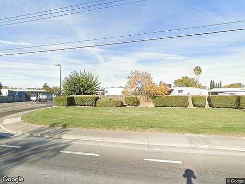 Hazelnut Ln, Sacramento, CA 95828