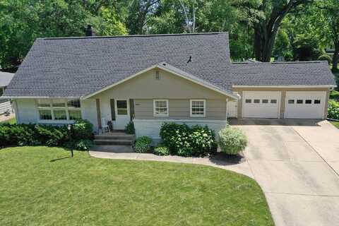 15Th Avenue, Willmar, MN 56201