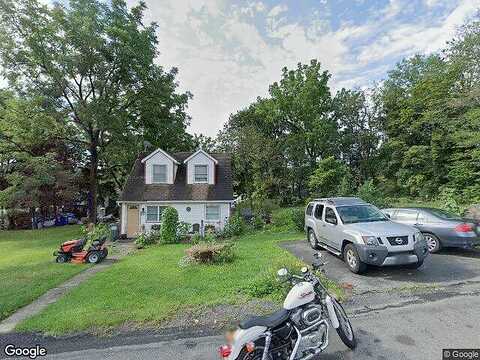 White, NEWBURGH, NY 12550