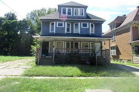 Lee, CLEVELAND, OH 44106