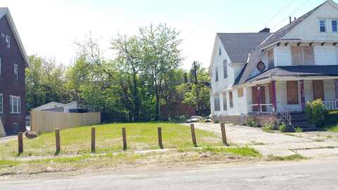 Carlyon, CLEVELAND, OH 44112