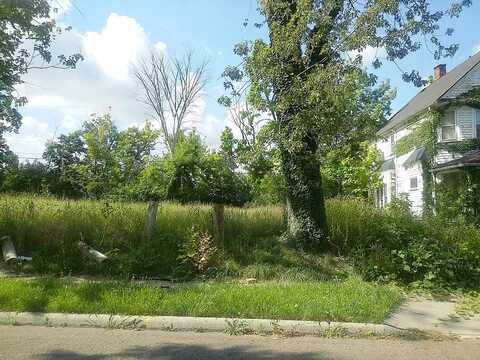 Wadena St (Row House), East Cleveland, OH 44112