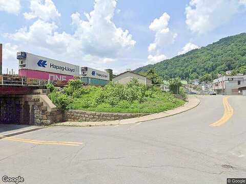 Town Hill Ave, Williamson, WV 25661