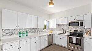 E Thomas Road C405, Phoenix, AZ 85012
