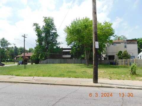 65Th, CLEVELAND, OH 44105