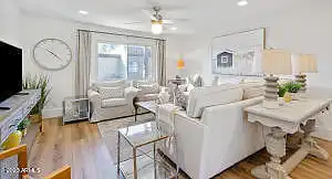 E Camelback Road 38, Phoenix, AZ 85018