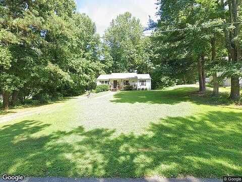 Meadow Dr, GLOUCESTER, VA 23061