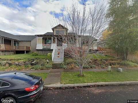 Hunters Circle, Bend, OR 97702