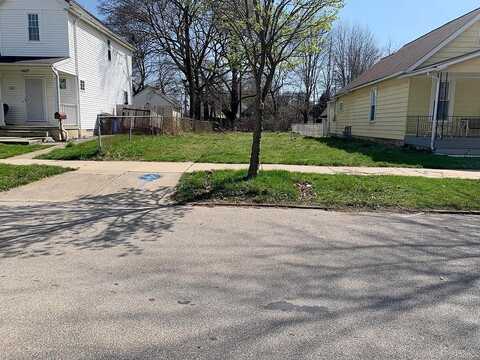Lawn, CLEVELAND, OH 44102