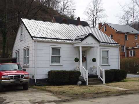 40 Lake Drive, WELCH, WV 24801