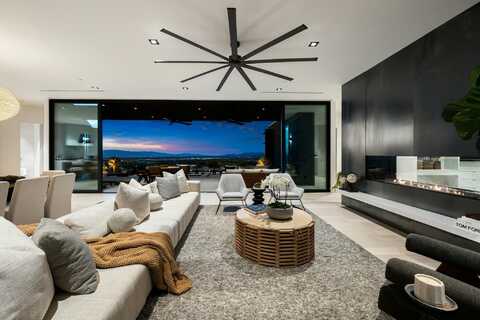 2085 Desert Flower Court, Palm Springs, CA 92262