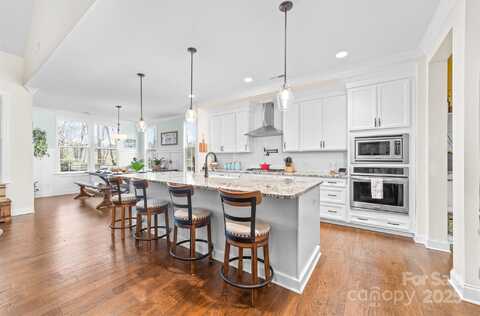 158 Country Lake Drive, Mooresville, NC 28115