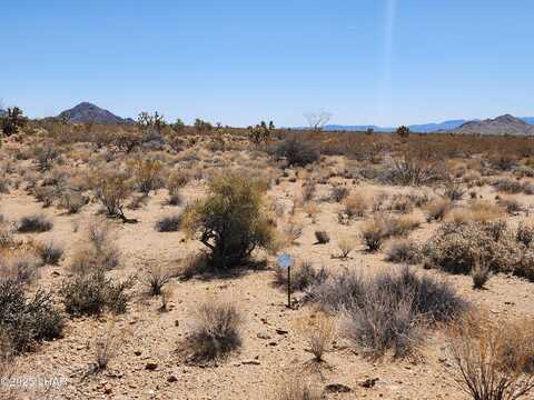 E Adobe Dr lot: 357, Yucca, AZ 86438