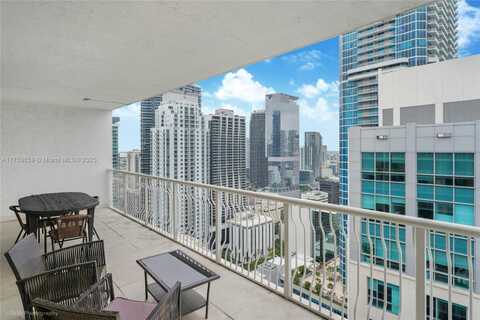 1200 Brickell Bay Dr, Miami, FL 33131