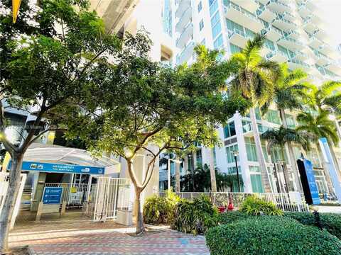 41 SE 5th St, Miami, FL 33131