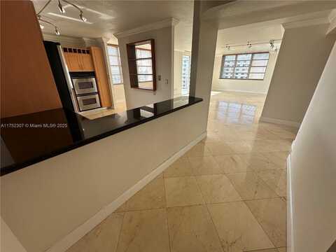 2780 NE 183rd St, Aventura, FL 33160