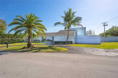13561 SW 98th Pl, Miami, FL 33176