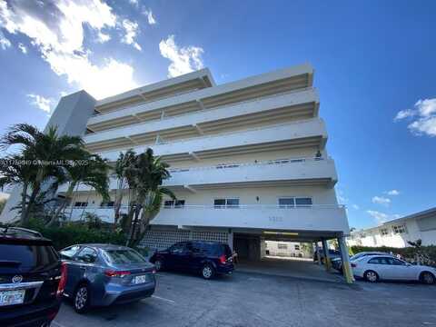 3212 NE 12th St, Pompano Beach, FL 33062