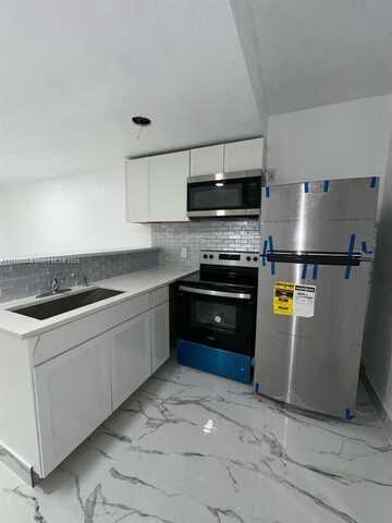 undefined, Hollywood, FL 33021