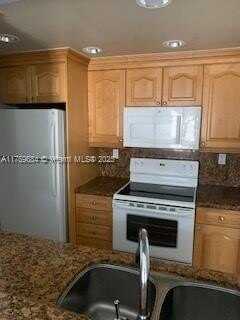 undefined, Hialeah, FL 33015