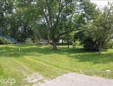 181 S elba, Lapeer, MI 48446