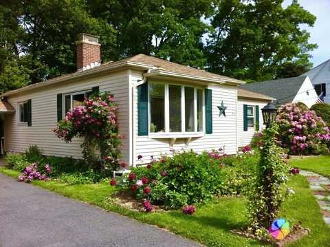 74 Edgewood St., Shrewsbury, MA 01545