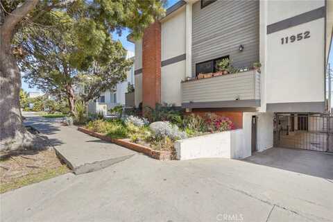 11952 Darlington Avenue, Los Angeles, CA 90049