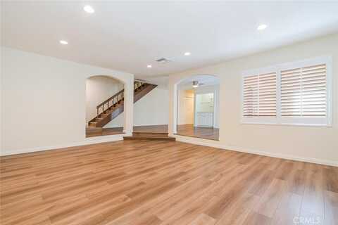 5401 Zelzah Avenue, Encino, CA 91316