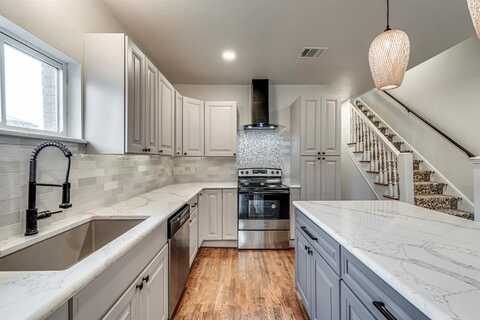 607 W Page Avenue, Dallas, TX 75208