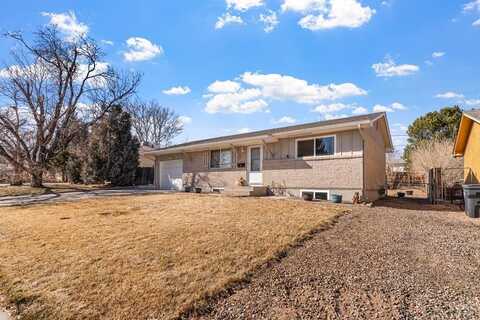 19 MacGregor Rd, Pueblo, CO 81001