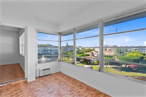 4705 NW 35th St, Lauderdale Lakes, FL 33319