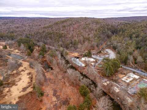 2480 PARADISE TRAIL, EAST STROUDSBURG, PA 18301