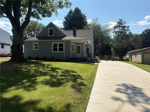 828 SMITH AVE., Sharon, PA 16146