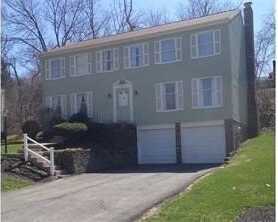 1293 Manor Dr, Upper Saint Clair, PA 15241