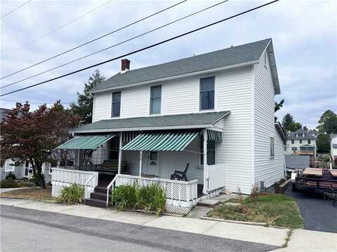 226 E Loyalhanna St, Ligonier, PA 15658