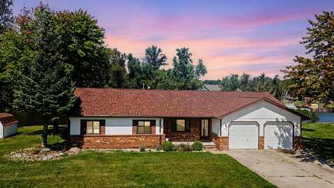 126 Bryan J Drive, Houghton Lake, MI 48629